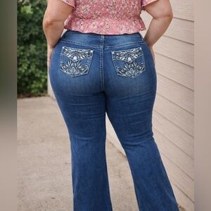 Gemma Rae Women’s Jeans Size 20W Mid Rise Stretch Curvy Bootcut Embellished